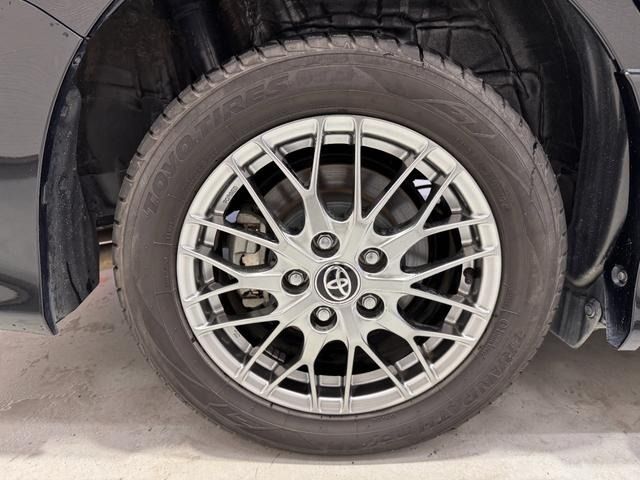 TOYOTA VOXY HYBRID 2019