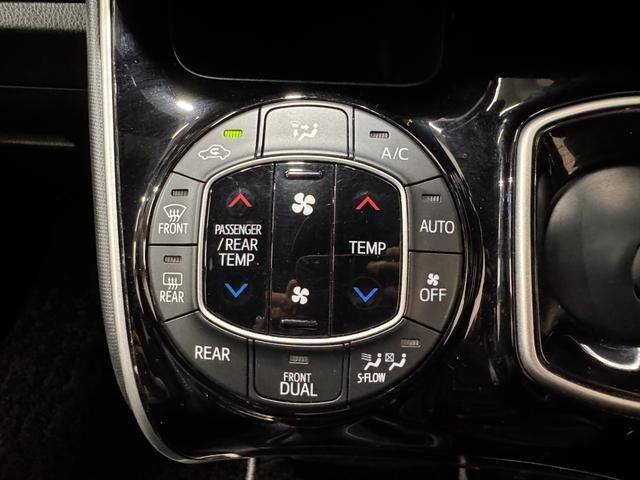 TOYOTA VOXY HYBRID 2019