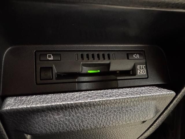 TOYOTA VOXY HYBRID 2019