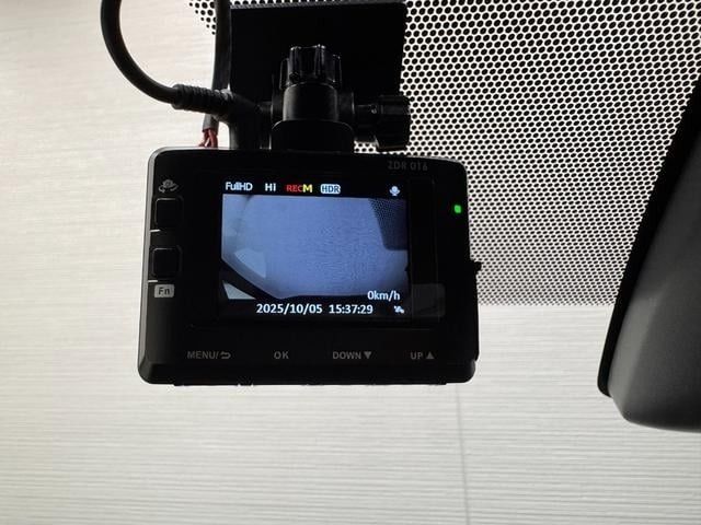 TOYOTA VOXY HYBRID 2019