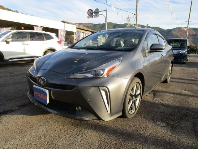 TOYOTA PRIUS 4WD 2019