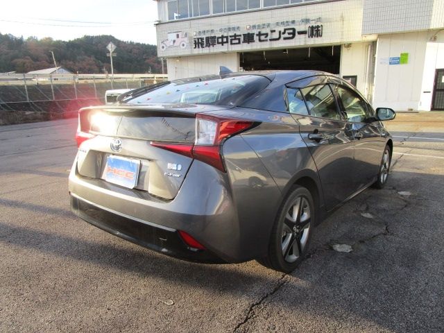 TOYOTA PRIUS 4WD 2019