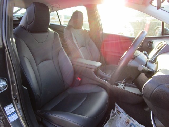 TOYOTA PRIUS 4WD 2019