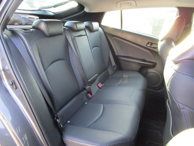 TOYOTA PRIUS 4WD 2019