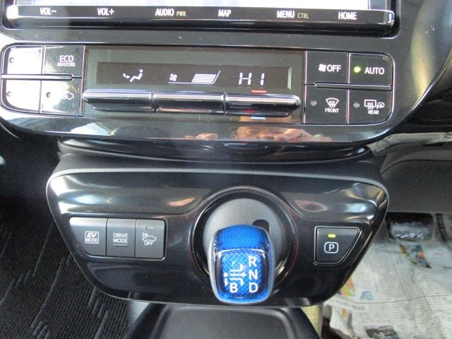 TOYOTA PRIUS 4WD 2019