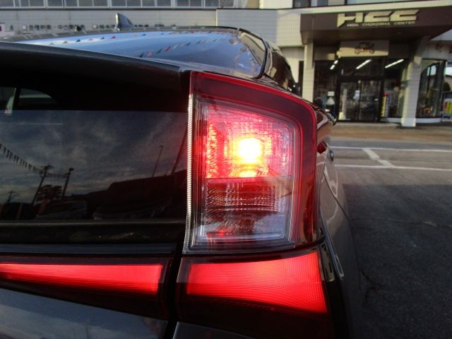 TOYOTA PRIUS 4WD 2019