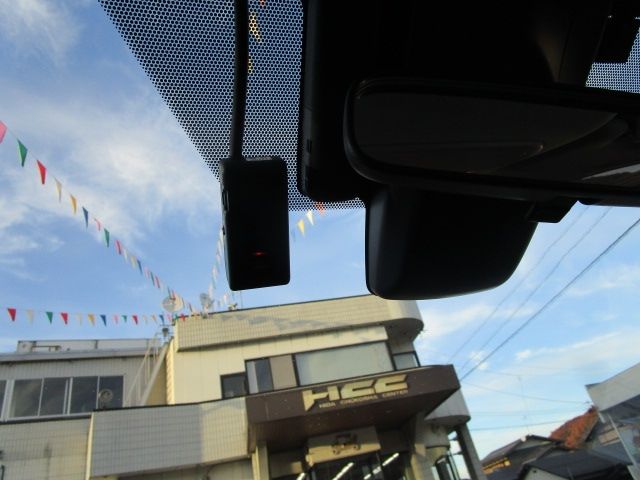 TOYOTA PRIUS 4WD 2019