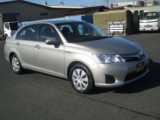 TOYOTA COROLLA AXIO HYBRID 2013