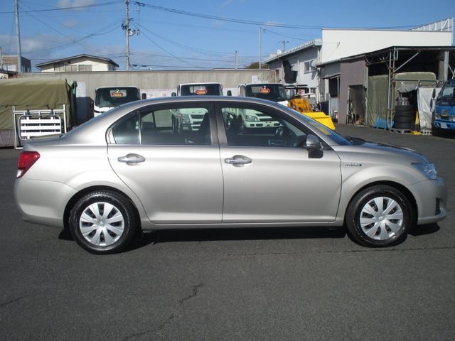 TOYOTA COROLLA AXIO HYBRID 2013