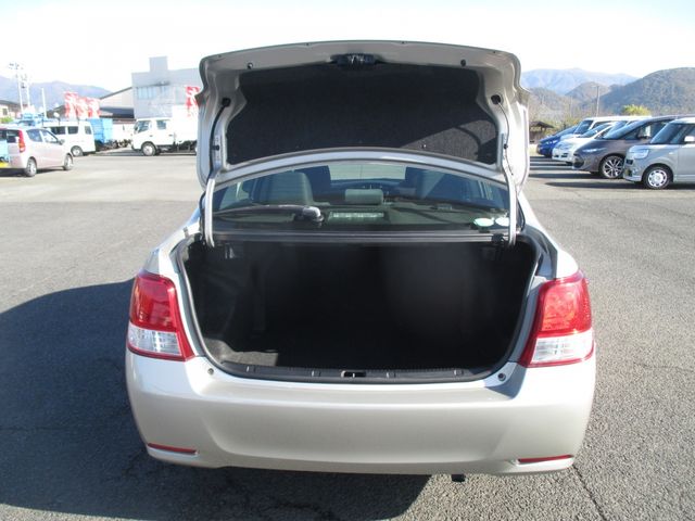 TOYOTA COROLLA AXIO HYBRID 2013