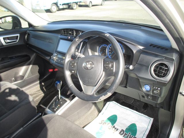 TOYOTA COROLLA AXIO HYBRID 2013