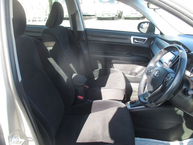 TOYOTA COROLLA AXIO HYBRID 2013