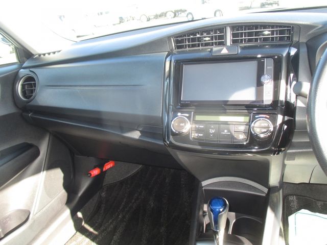 TOYOTA COROLLA AXIO HYBRID 2013