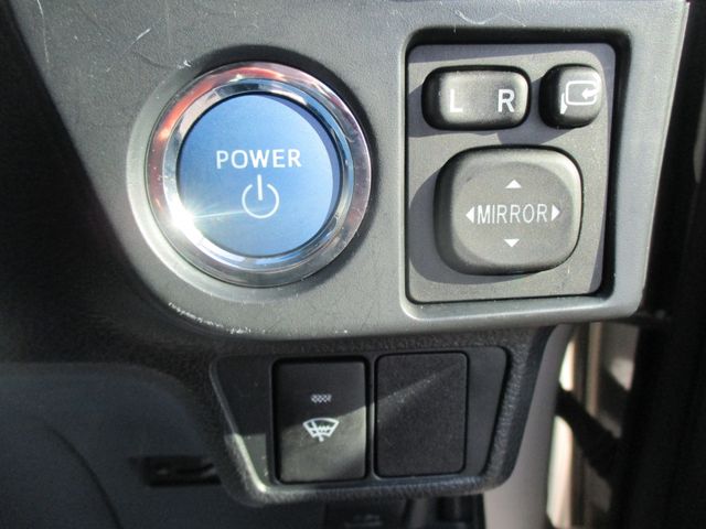 TOYOTA COROLLA AXIO HYBRID 2013