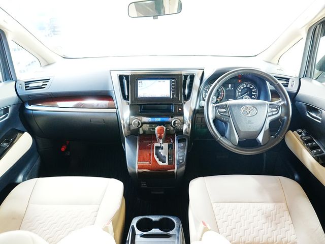 TOYOTA VELLFIRE 2015