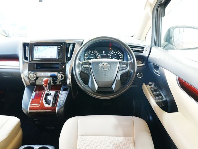 TOYOTA VELLFIRE 2015