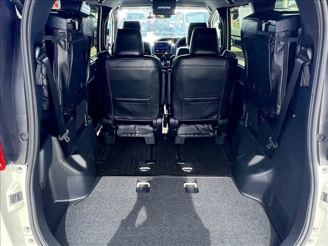 TOYOTA VOXY 4WD 2021