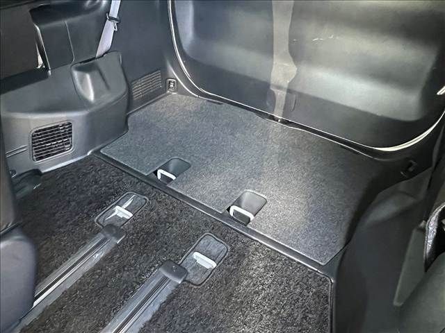 TOYOTA VOXY 4WD 2021