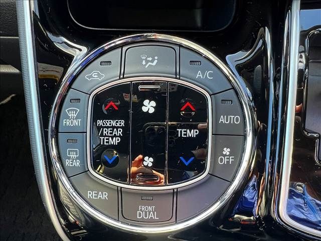 TOYOTA VOXY 4WD 2021