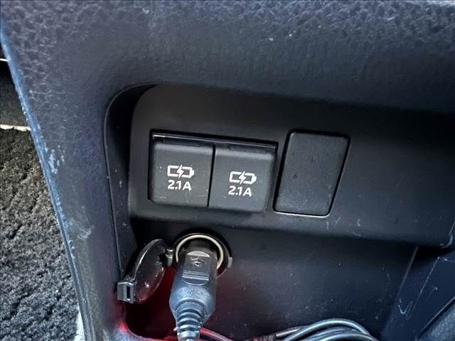 TOYOTA VOXY 4WD 2021