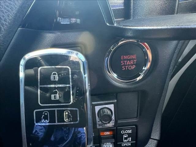 TOYOTA VOXY 4WD 2021