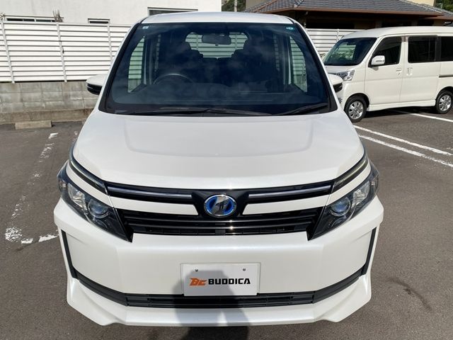 TOYOTA VOXY HYBRID 2015