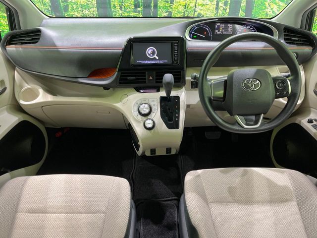 TOYOTA SIENTA HYBRID 2018