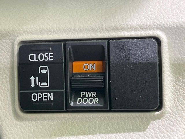 TOYOTA SIENTA HYBRID 2018