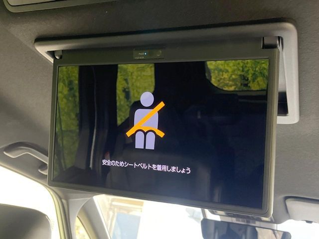 TOYOTA VOXY HYBRID 2024