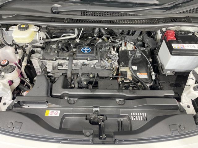 TOYOTA VOXY HYBRID 2024