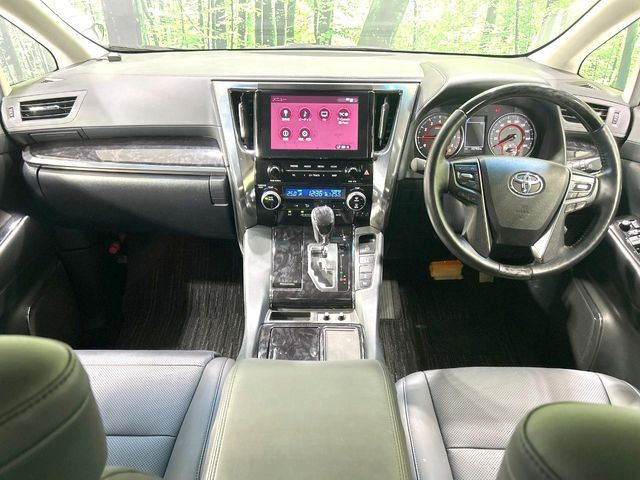 TOYOTA VELLFIRE 2020