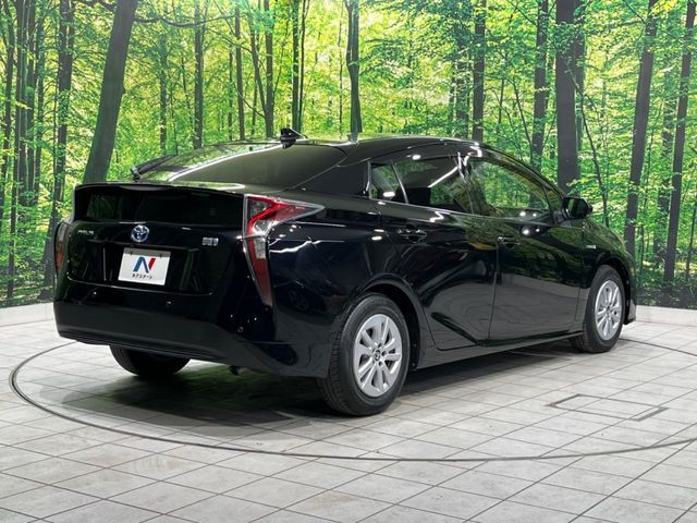 TOYOTA PRIUS 2017