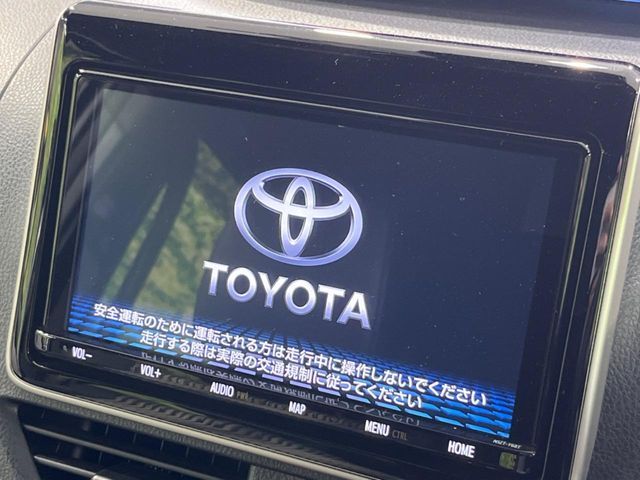 TOYOTA NOAH HYBRID 2019