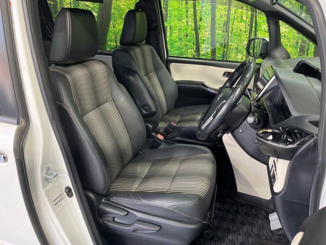 TOYOTA NOAH HYBRID 2019