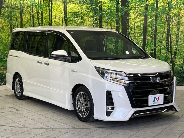 TOYOTA NOAH HYBRID 2019