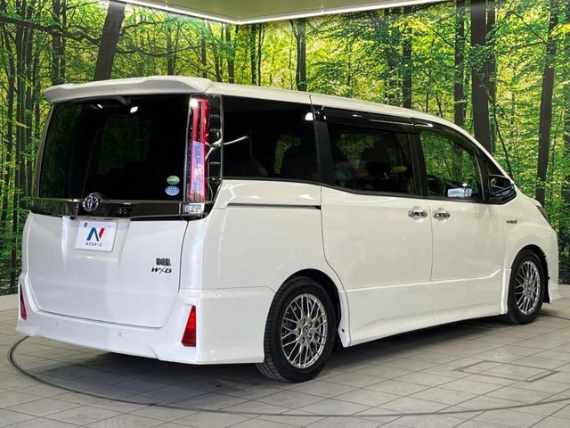 TOYOTA NOAH HYBRID 2019