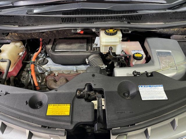 TOYOTA ALPHARD hybrid 4WD 2013