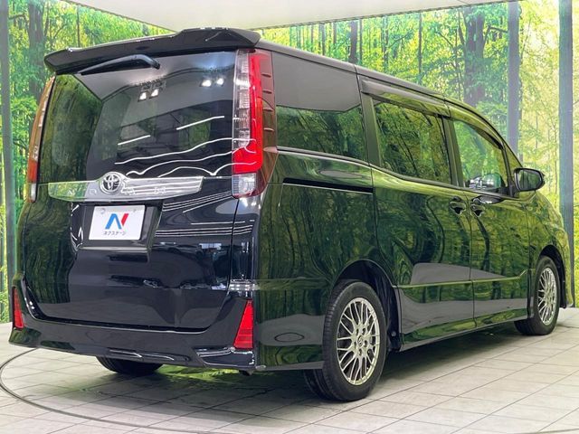 TOYOTA NOAH 2014