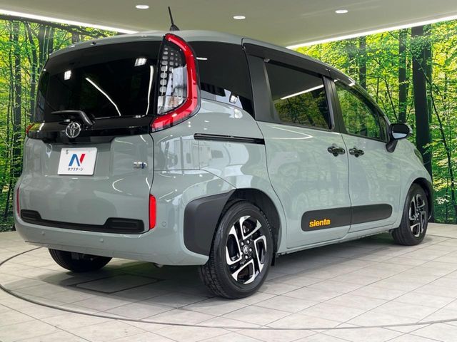 TOYOTA SIENTA HYBRID 2024