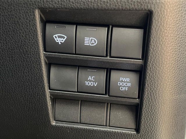 TOYOTA NOAH HYBRID 4WD 2023