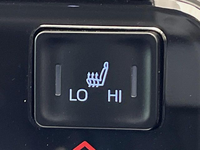 TOYOTA NOAH HYBRID 4WD 2023