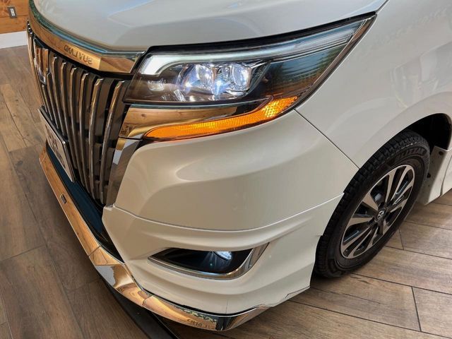 TOYOTA ESQUIRE 4WD 2018