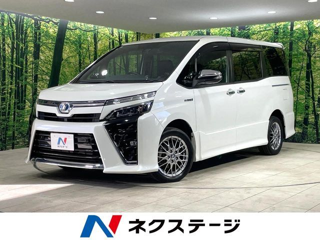 TOYOTA VOXY HYBRID 2020