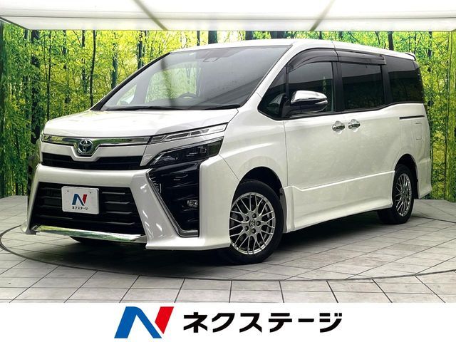 TOYOTA VOXY HYBRID 2020