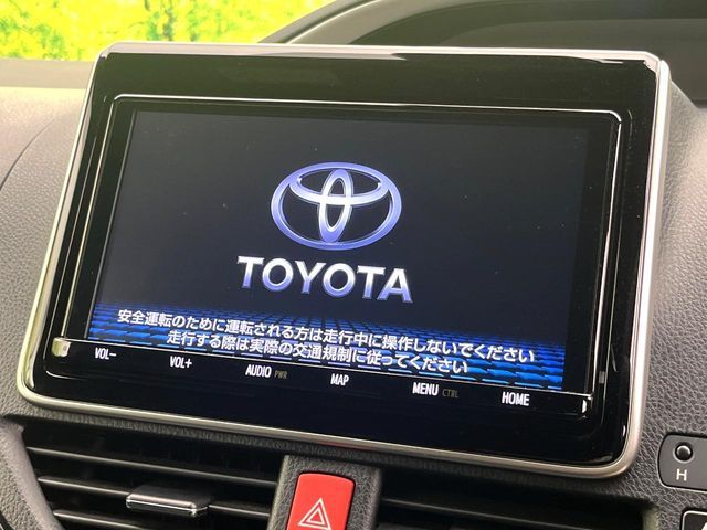 TOYOTA VOXY HYBRID 2020
