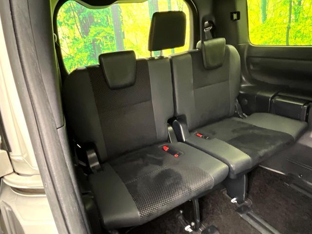 TOYOTA VOXY HYBRID 2020