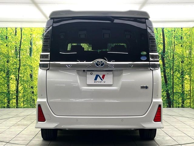 TOYOTA VOXY HYBRID 2020