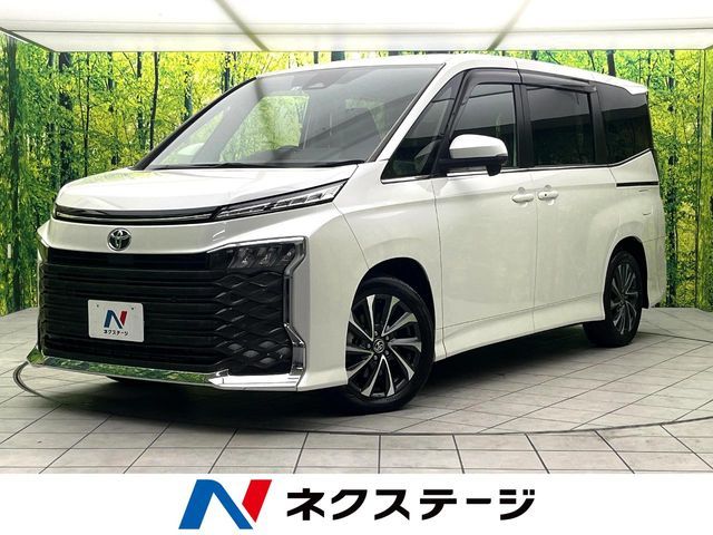 TOYOTA VOXY 2022