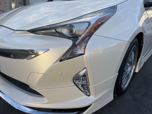 TOYOTA PRIUS 2016