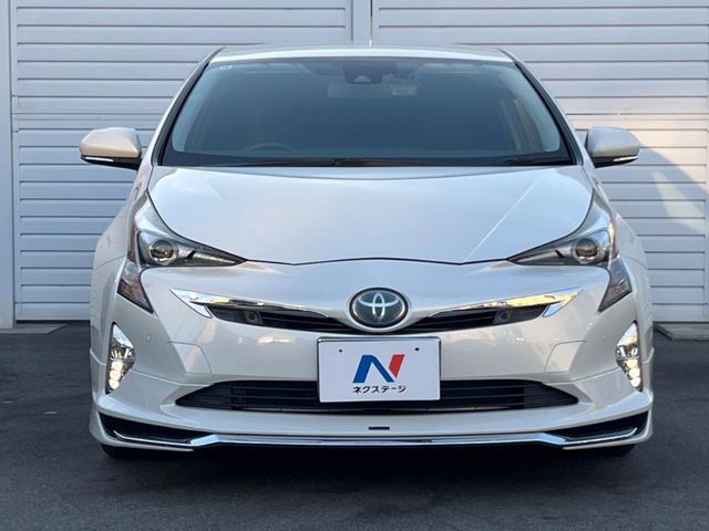 TOYOTA PRIUS 2016